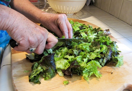 Cách làm salad rau củ hỗn hợp tươi mát bổ dưỡng mùa hè 3