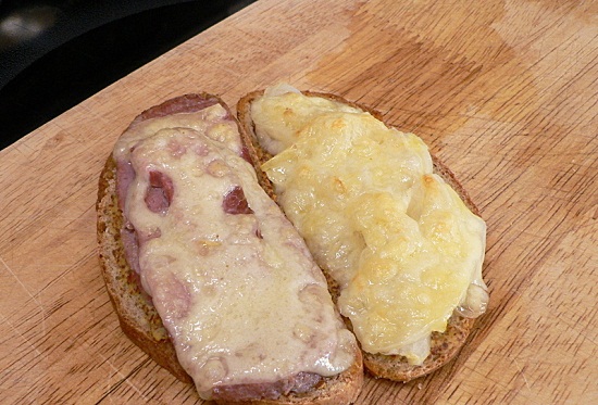 Cách làm bánh sandwich kẹp thịt bò bắp cải 9