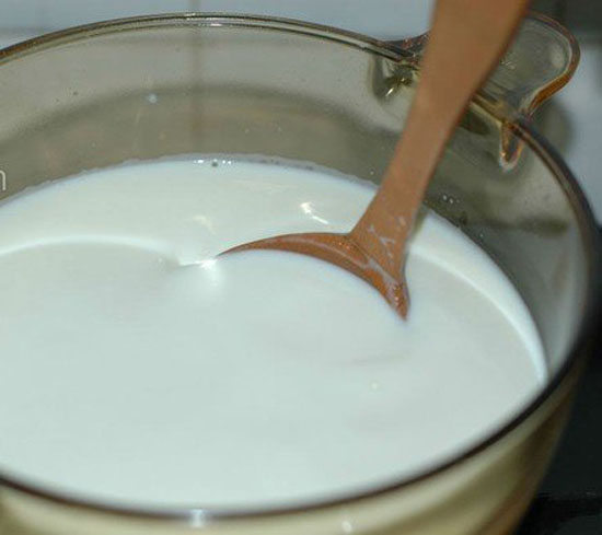 đun sữa - cách làm sữa chua dẻo